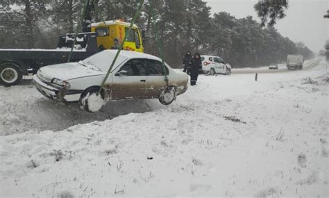 Foto Carabinierii Au Acordat Ajutor Unui Conduc Tor Auto Care A