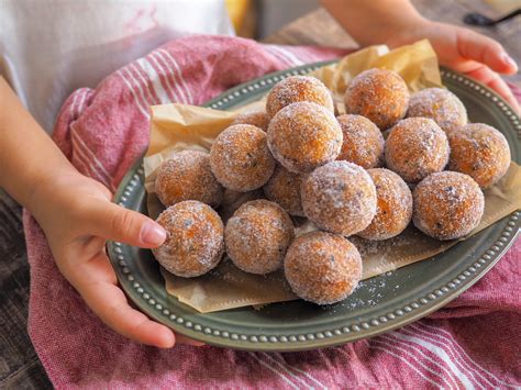 白玉粉でもっちもち食感！3時のおやつに「おさつドーナツ」はいかが？ おうちごはん