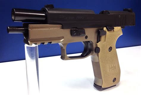 USED Sig Sauer P220 Combat w/4 Mags 45ACP P220 FSIG9097 Hand gun - Arnzen Arms