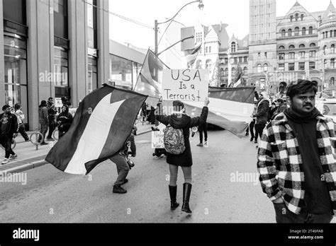 Toronto Canadá 28 De Octubre De 2023 Marcha Contra La Guerra En