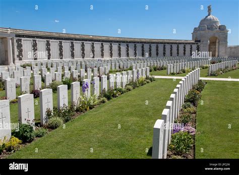 Tyne Cot Cemetery Stock Photo Alamy