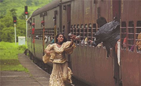 Kajol Reveals She Wished Raj Would've Done Things Differently In Iconic DDLJ Train Scene!