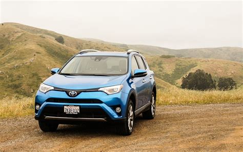 Hybrid tech makes Toyota RAV4 Hybrid a fuel economy king (pictures ...