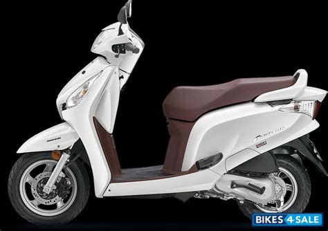 Pearl Amazing White Honda Aviator Scooter Picture Gallery