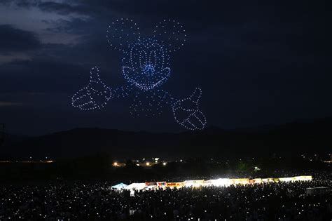 【写真特集】安倍川花火大会とディズニー40周年ドローンショー｜あなたの静岡新聞