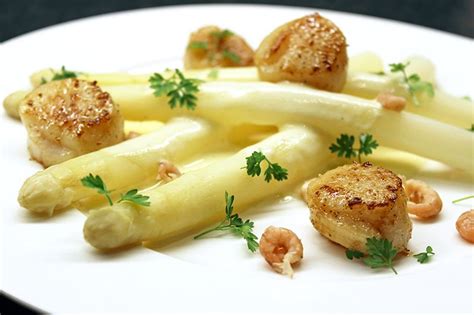 Asperges Met Sint Jakobsvruchten En Mousselinesaus Het Beste Recept