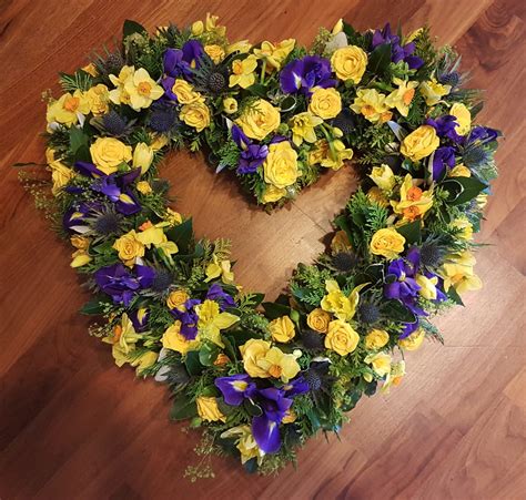 Remembrance and Funeral Flowers Brockenhurst - Corbins