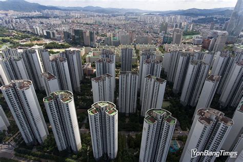 아파트 매매·전세 시장도 조금씩 하락 폭을 축소하며 안정세