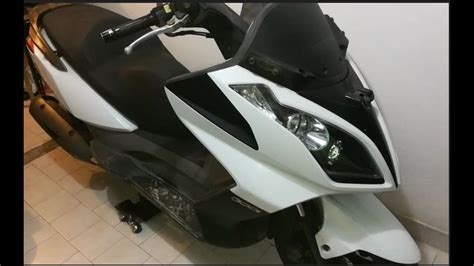 Cambio Lampadine Anteriori Su Kymco Downtown 300i YouTube