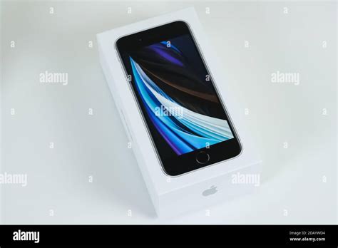 iPhone SE 2 (2nd generation) in white color Stock Photo - Alamy