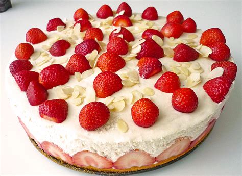 Erdbeer Quark Sahne Torte Von S Ssm Ulchen Chefkoch De