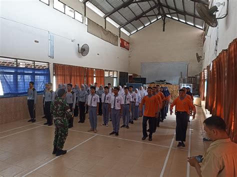 PULUHAN SISWA SISWI IKUT SELEKSI PASKIBRA DI SMA NEGERI 1 TERARA 2023