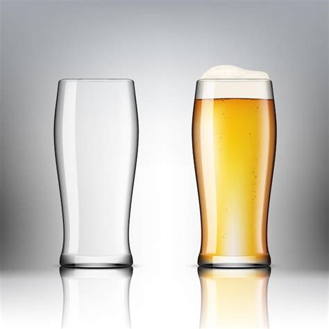 Vasos De Cerveza Transparentes Realistas Vacíos Y Llenos Vector Premium