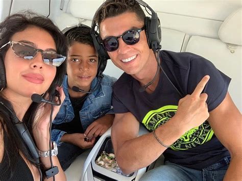 Cristiano Ronaldo Alvo De Piadas Por Novo Corte De Cabelo