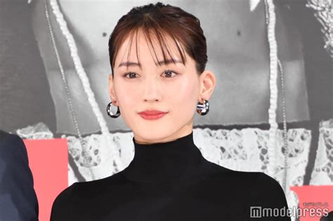 画像831 綾瀬はるか、美背中大胆魅せタイトドレス姿 新作映画のためのヘアカット告白＜リボルバー・リリー＞ モデルプレス