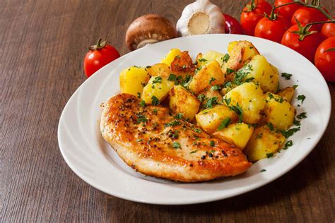 Hühnerbrust mit Kartoffel Zwiebel Gemüse bayrisch kochen