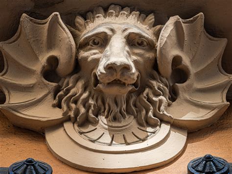 Stone Figure Building Carrer De San Martin Valencia Flickr