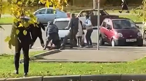 Жесткое задержание мужчины с ножом в Москве попало на видео - Мослента