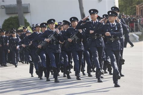 Hong Kong Police To Recruit City Students From Mainland Chinese