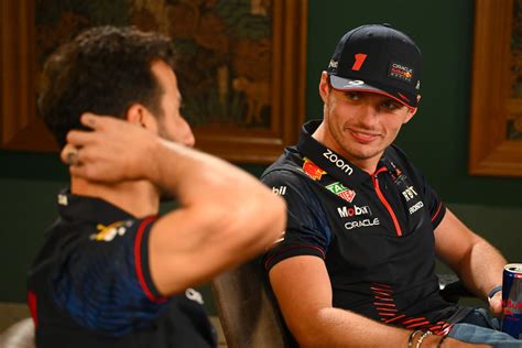 Ondertussen In F Verstappen Tovert Zichzelf Tevoorschijn Als Hij