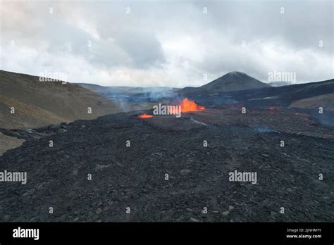 Volcan Islandais 2022 Éruption Volcanique Dans La Vallée De Meradalir Péninsule De Reaykjanes