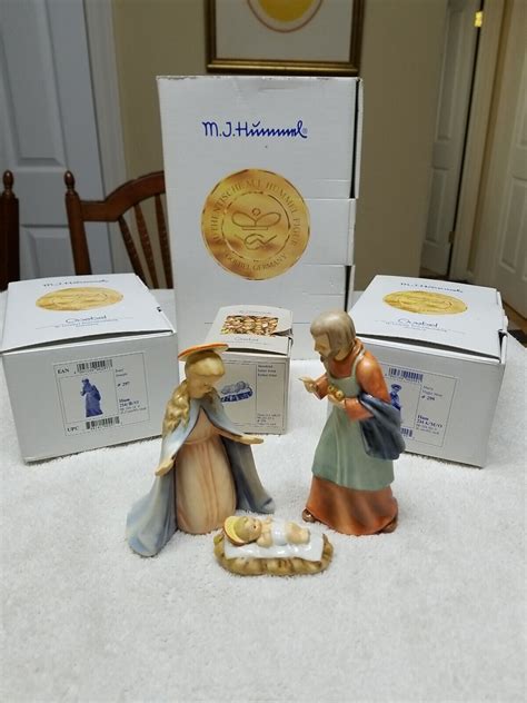 GOEBEL HUMMEL BOXED 214 SMALL NATIVITY SET MARY JOSEPH BABY JESUS