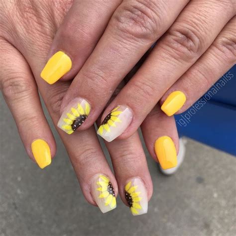 51 Bright Sunflower Nail Art Designs To Inspire You Xuzinuo Page 42