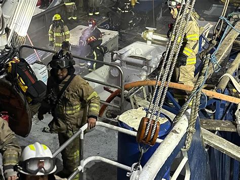 Tres Muertos Tras Incendio De Barco Pesquero En Ecuador Fotos Post