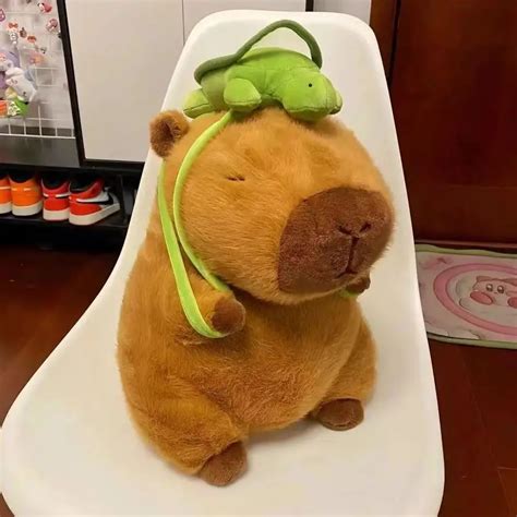 Peluche De Capybara Con Mochila De Tortuga Mu Eco De Anime Fluffty