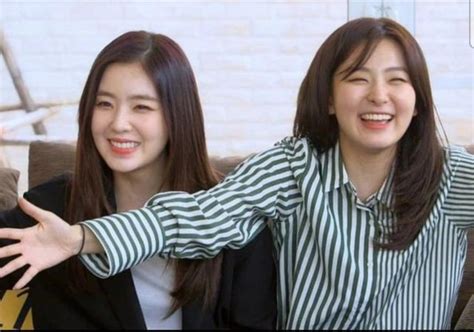 Seulgi smiling with Irene : r/Seulgi