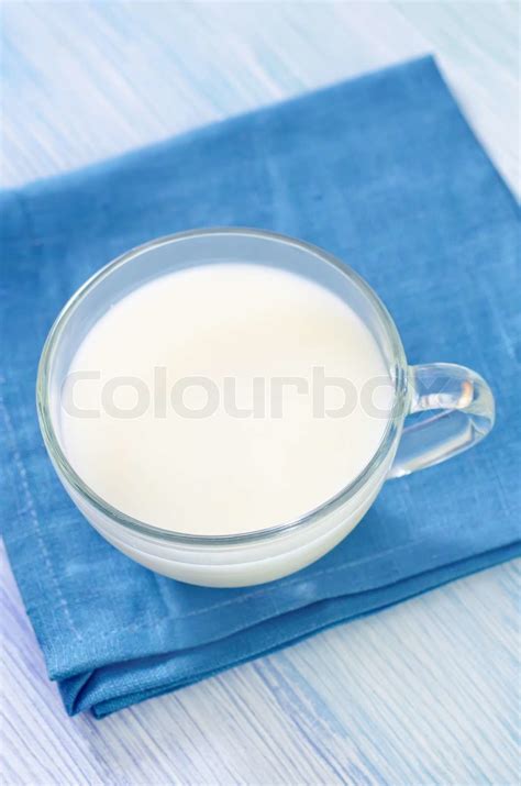 Milch Im Glas Stock Bild Colourbox