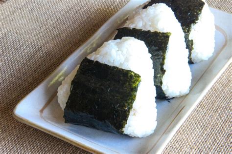 5 Fakta Seputar Onigiri Nasi Kepal Yang Cocok Untuk Bekal Praktis