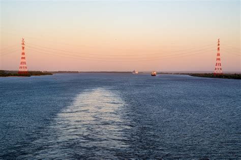 Freileitungsmasten über Elbe bei Lühesand Mit AIDAsol Flickr