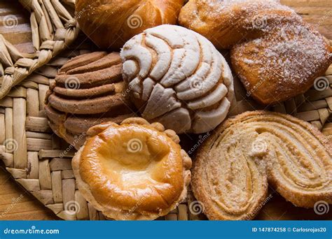 Pan Dulce Mexicano Aut Ntico Foto De Archivo Imagen De Cierre