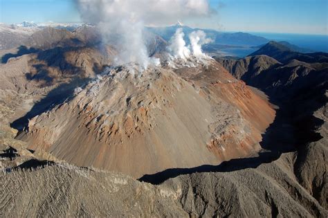 Volcán Chaitén Un Viaje por la Historia y la Resiliencia de la