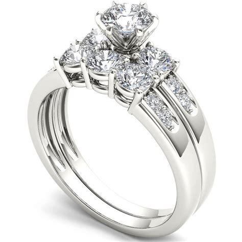 1 3 8 Carat T W Diamond Three Stone 14kt White Gold Engagement Ring