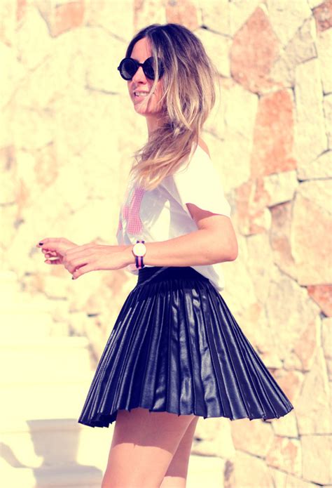 55 Stunning Pleated Skirts For The Fashion Divas