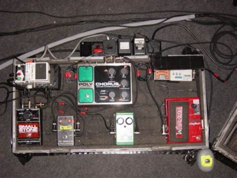 Jonny Greenwood Pedalboard and Gear - Radiohead | Jonny greenwood ...