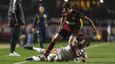 Flamengo x São Paulo onde assistir ao vivo prováveis escalações hora