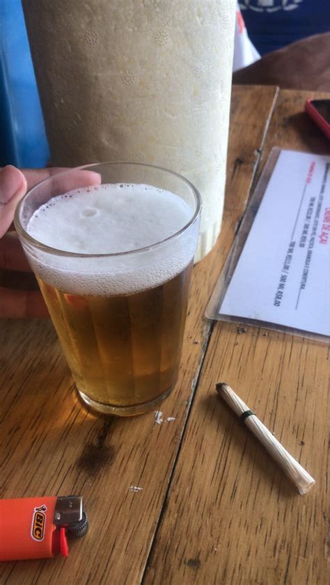 Pin de Marcos Sawmeron em Stories Fake Pôster de cerveja Fotos