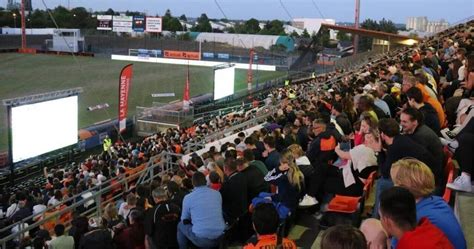 Au stade Francis le Basser à Laval y aura t il un écran géant pour le