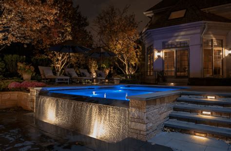 Beautiful Infinity Edge Spa With Underwater Light Backyard Pool Designs