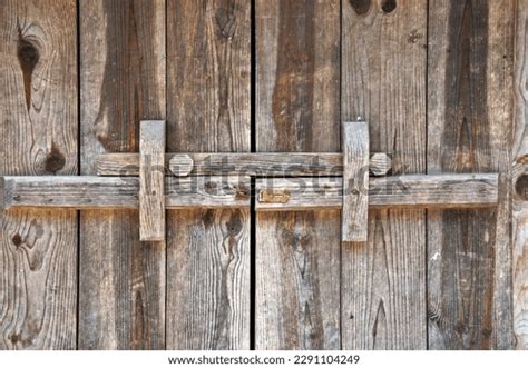 2,152 Traditional Warehouse Door Images, Stock Photos, 3D objects ...