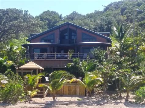 Entire Home Apt In Camp Bay Honduras Book Your Stay At Our Coral