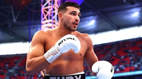 Boxer Says Molly Mae Deserves More Credit In The Tommy Fury Vs Jake Paul Fight