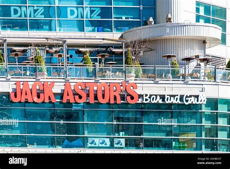 Jack Astor S Outdoors Restaurant At Dundas Square Toronto Canada