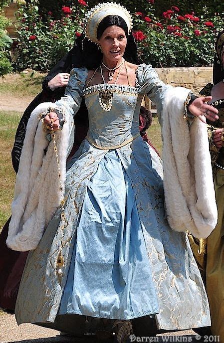 Anne Boleyns Blue Gown I M Putting It On This Board For The Following