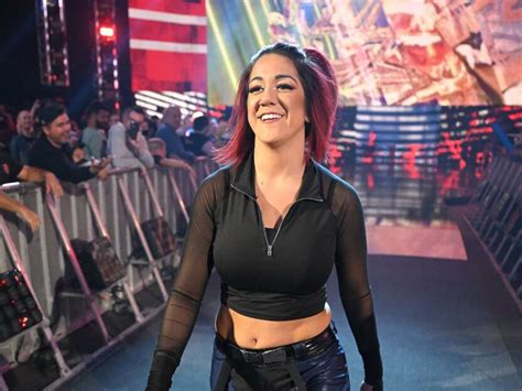 What A Nerd Bayley Aims A Dig At Former Women S Champion Ahead Of