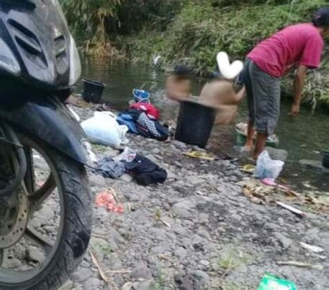 Foto Wanita Mandi Telanjang Di Sungai Picu Keributan Antar Warga