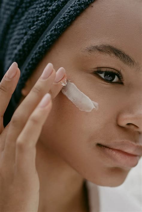 Les Bienfaits De La Vaseline Sur Le Visage D Couvrez Fa Ons